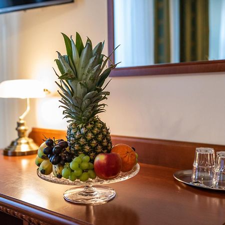 Arkada Hotel Praha Buitenkant foto
