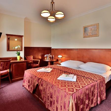 Arkada Hotel Praha Buitenkant foto