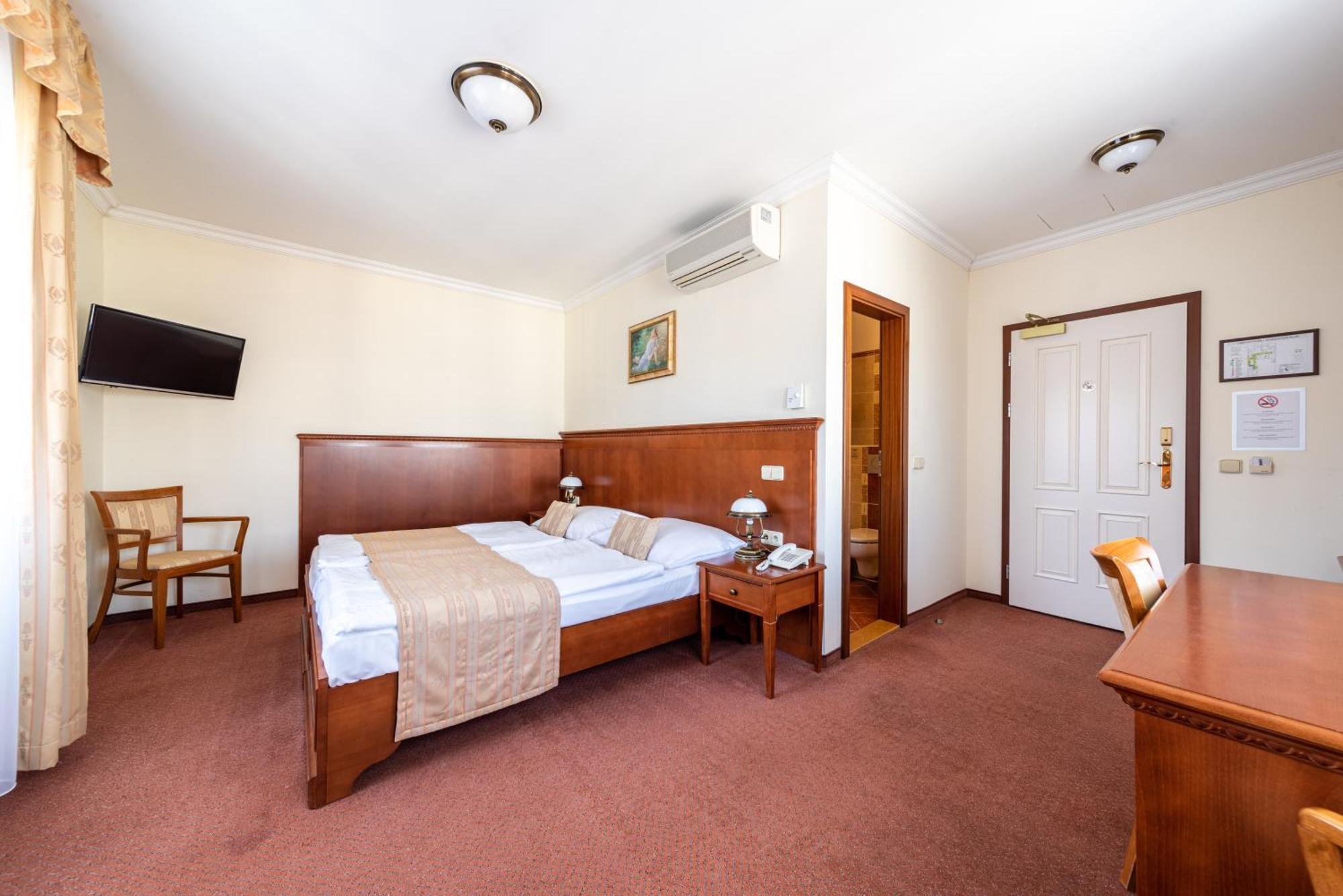 Arkada Hotel Praha Buitenkant foto