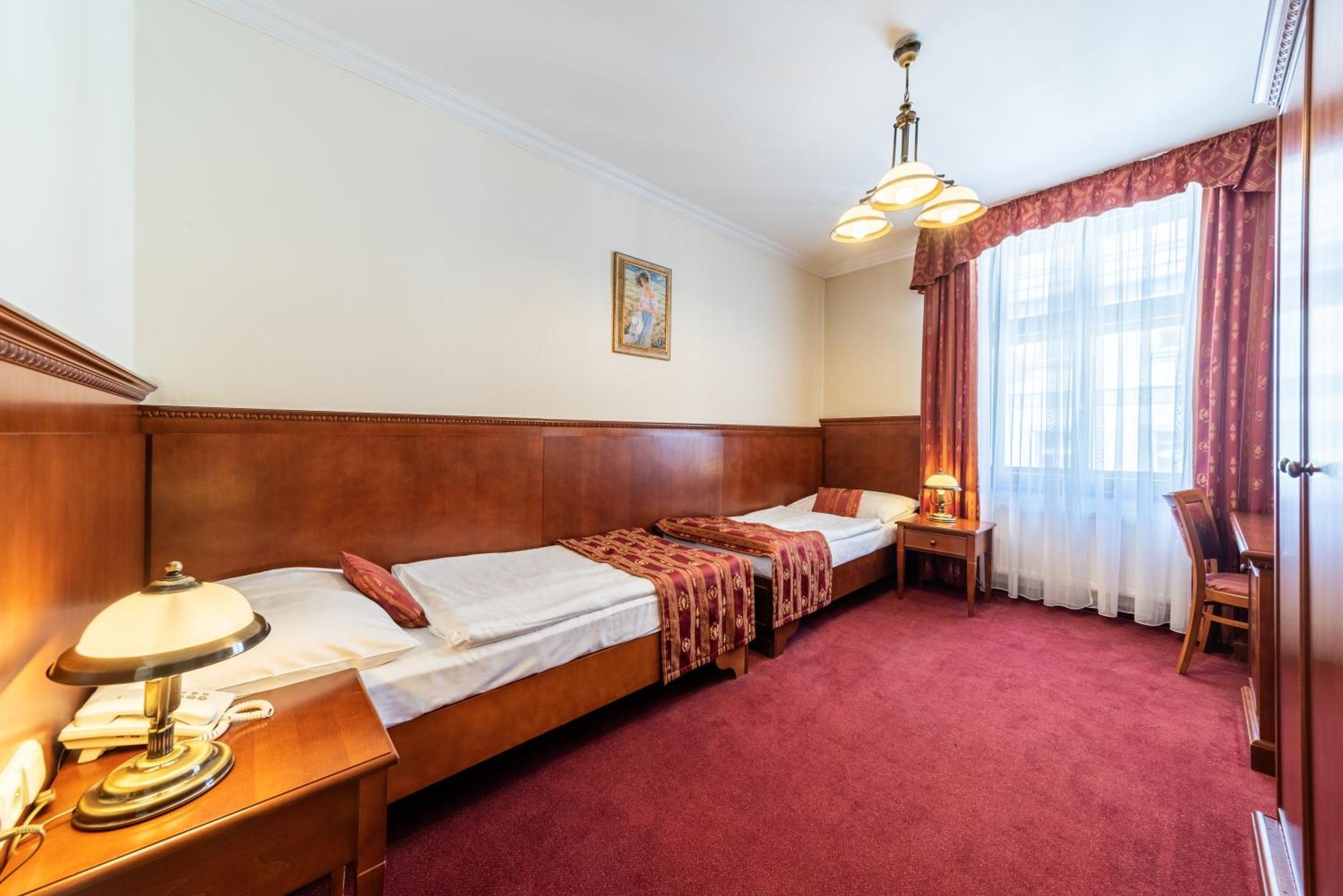 Arkada Hotel Praha Buitenkant foto