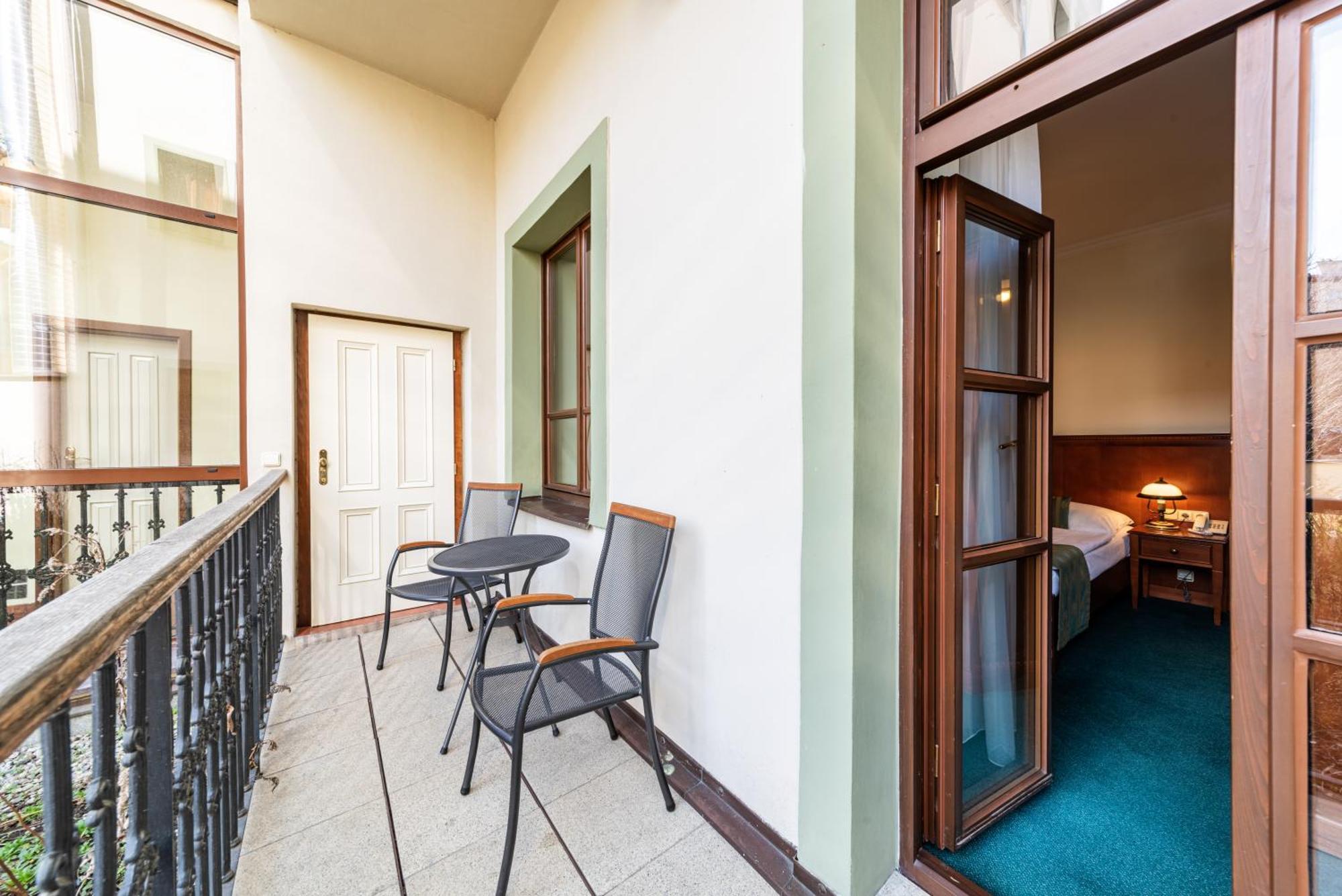 Arkada Hotel Praha Buitenkant foto