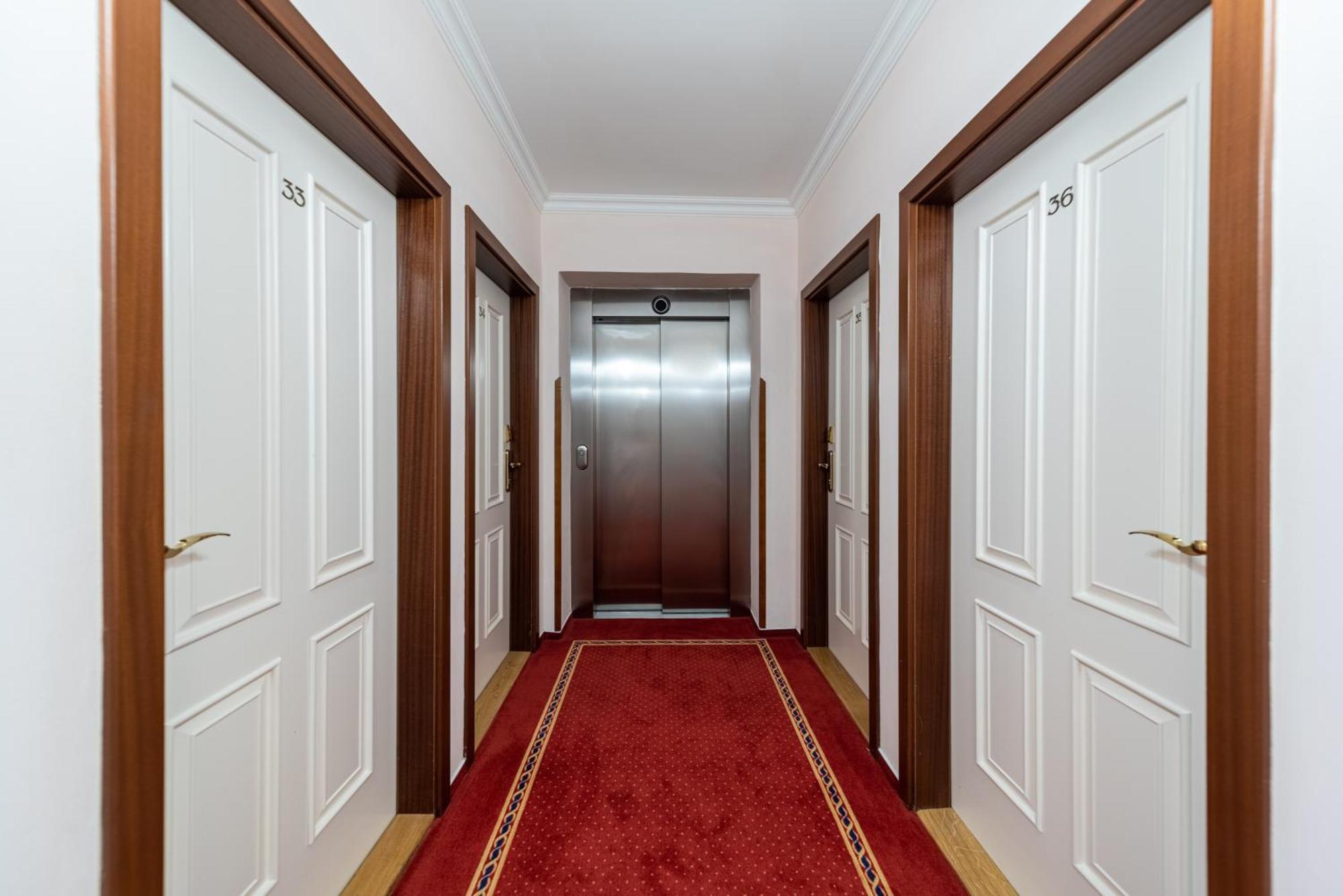 Arkada Hotel Praha Buitenkant foto