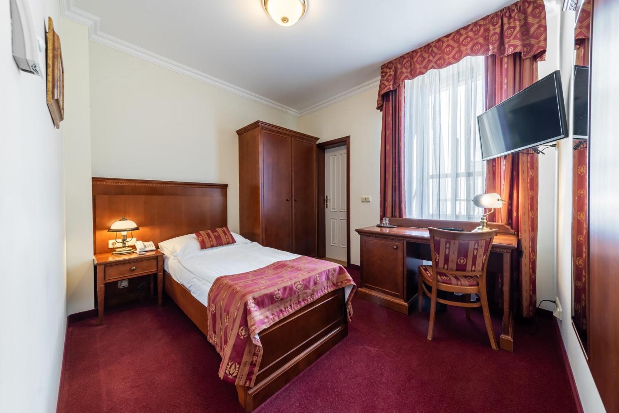 Arkada Hotel Praha Buitenkant foto