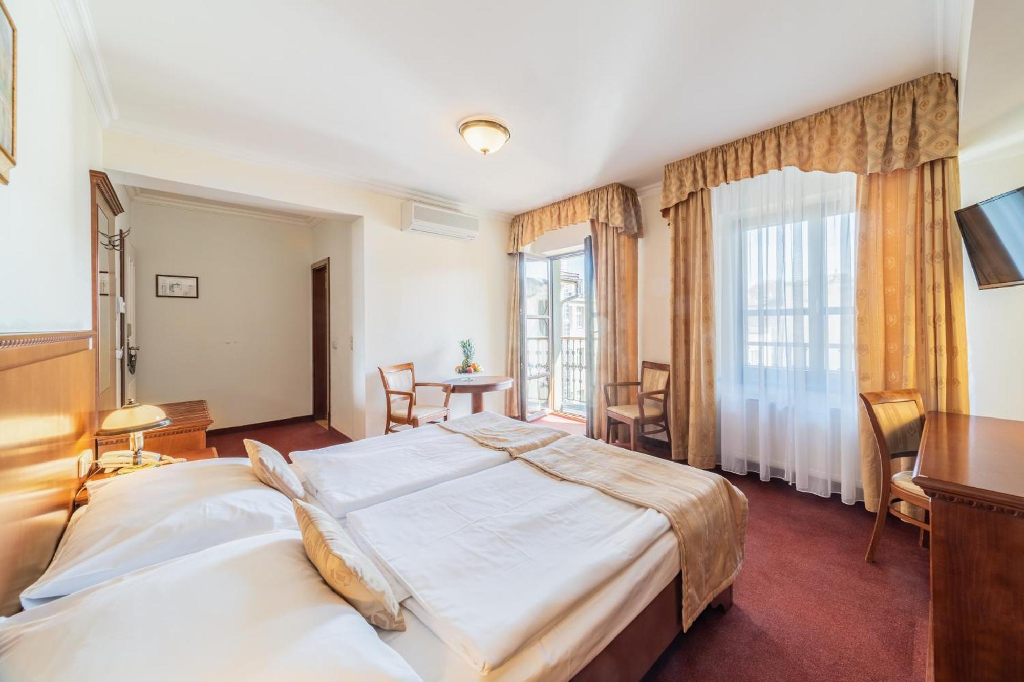 Arkada Hotel Praha Buitenkant foto