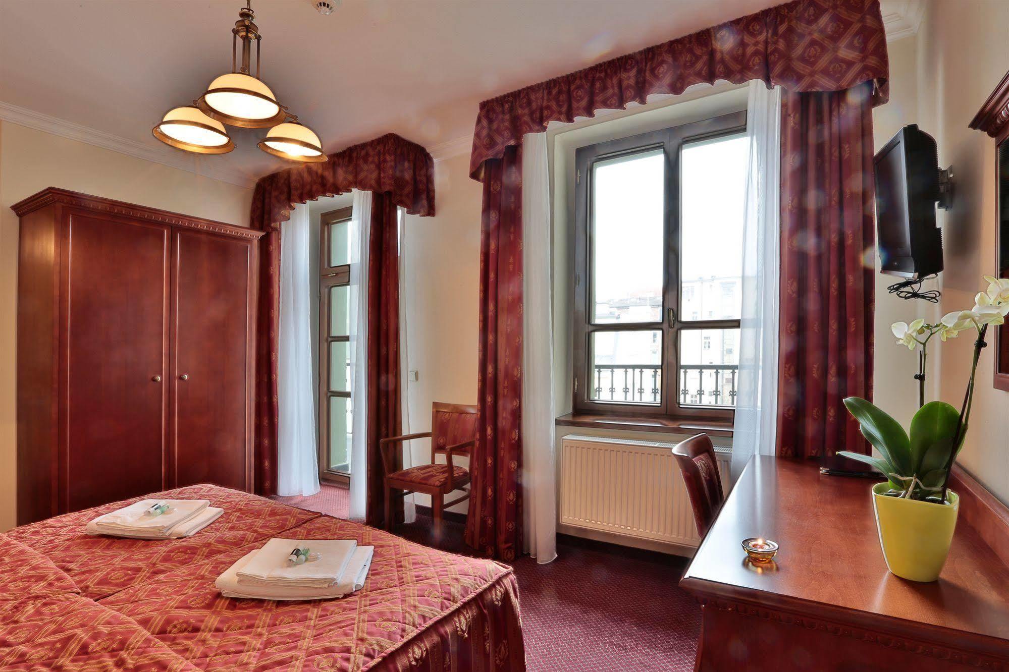 Arkada Hotel Praha Buitenkant foto