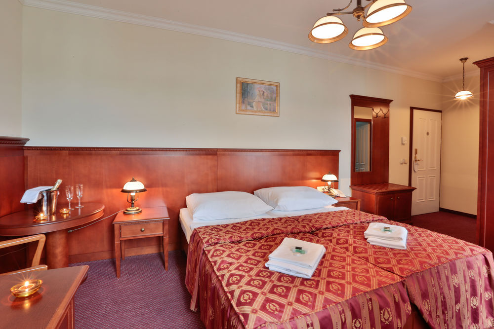 Arkada Hotel Praha Buitenkant foto