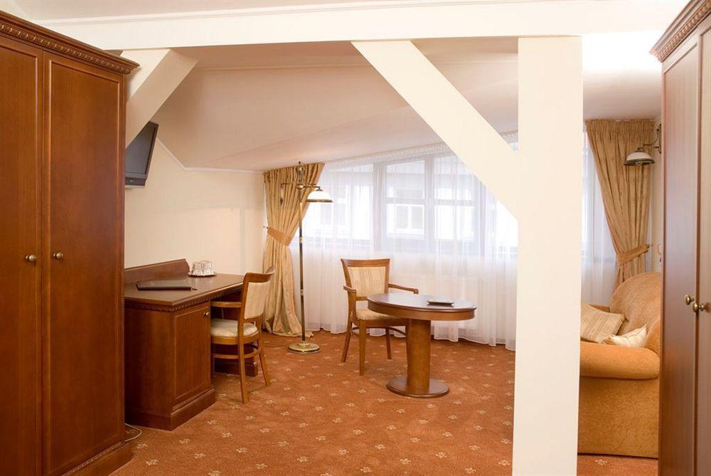 Arkada Hotel Praha Buitenkant foto